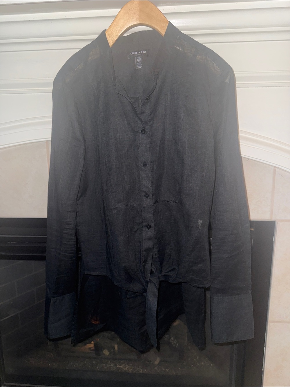 Kenneth Cole Black Button-Front Tie-Hem Blouse